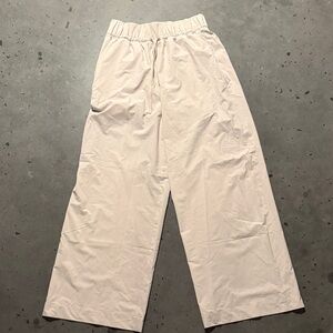 All on motion lightweight wide leg pants beige size medium
